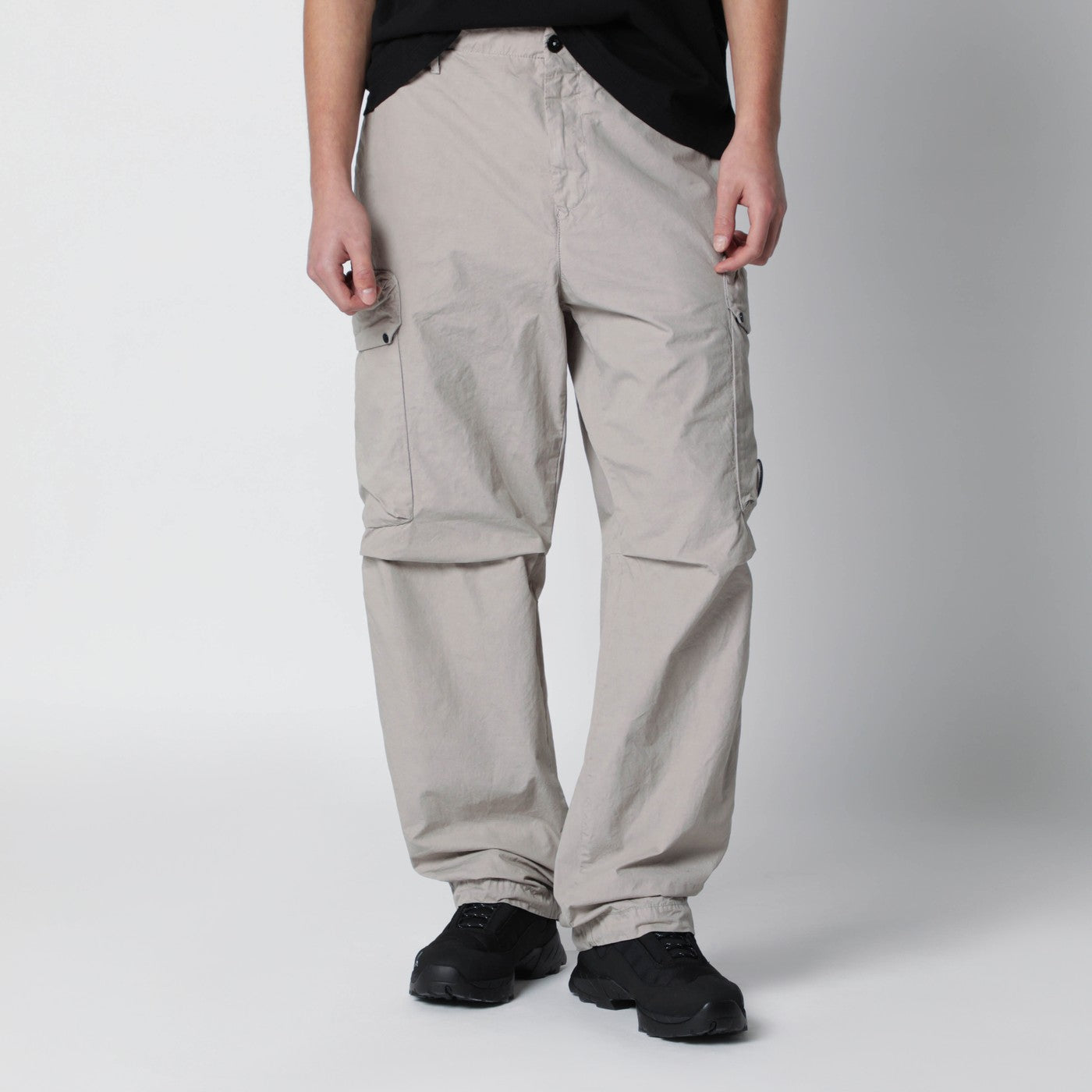 Taupe grey cotton cargo trousers Taupe grey cotton cargo trousers