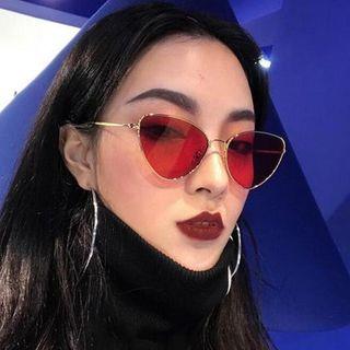 Retro Sunglasses Gold Frame – Red Retro Sunglasses Gold Frame – Red