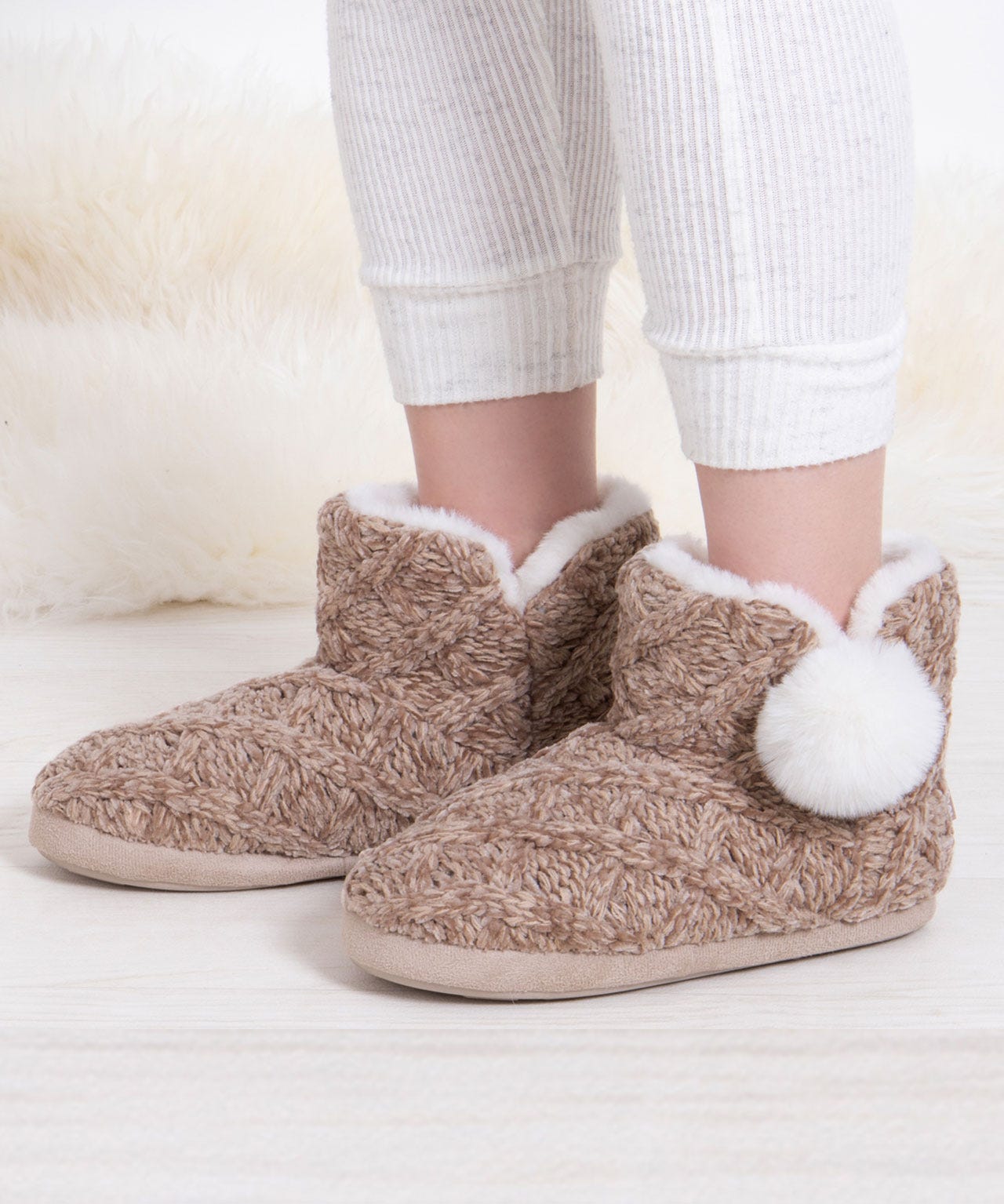 Damart Totes Ladies Cable Knit Boot Slippers Damart Totes Ladies Cable Knit Boot Slippers