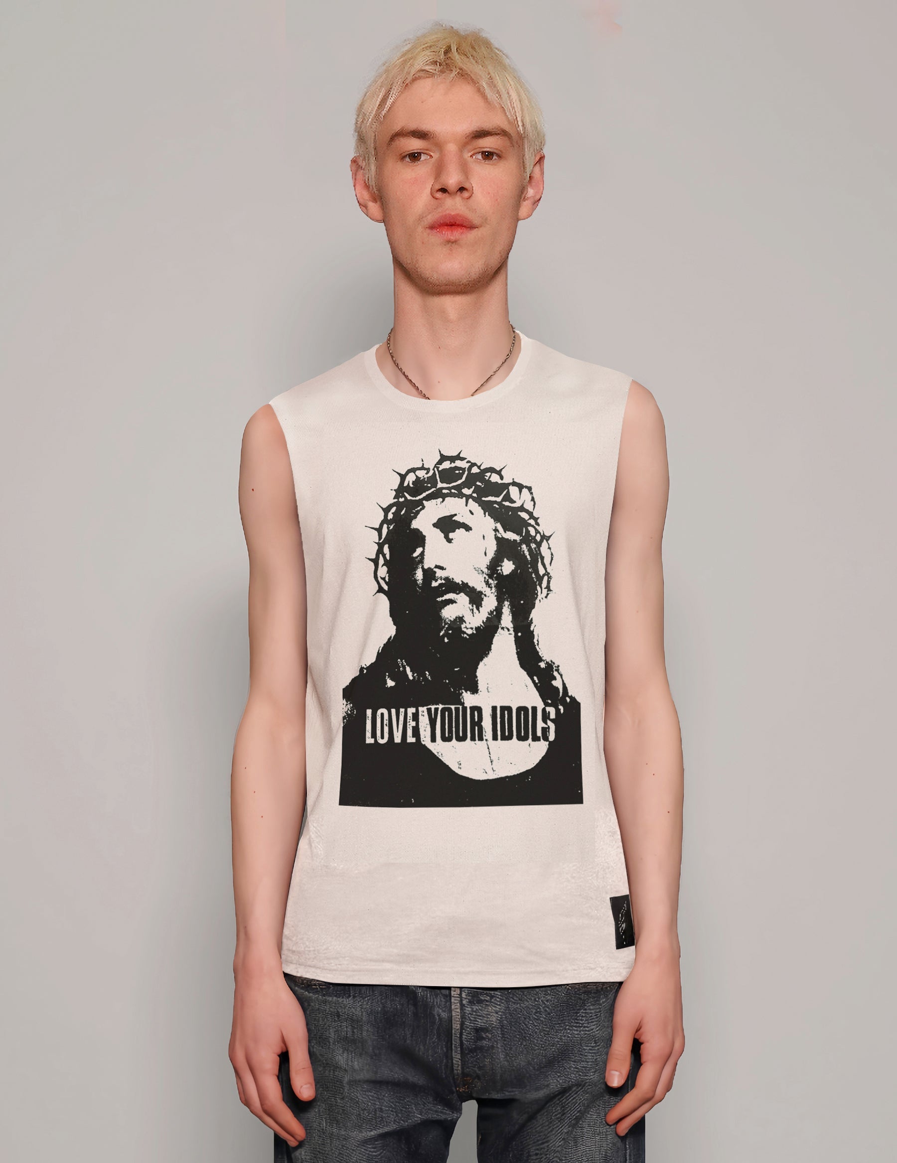 ‘Love Your Idols’ Vest in Ecru