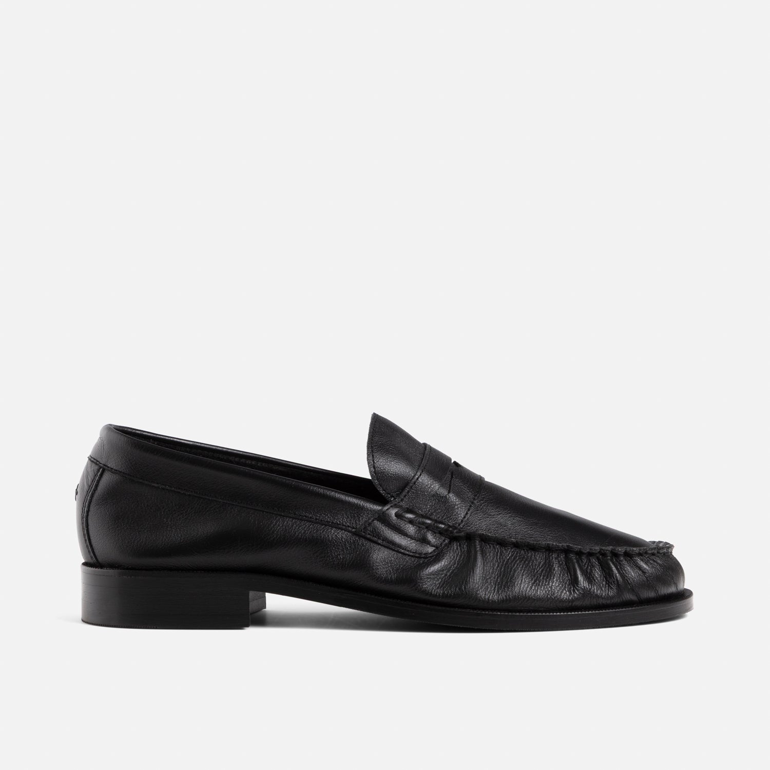 Duke + Dexter, Men’s Ezra Black Tumbled Ruched Loafer – Men’s, Size