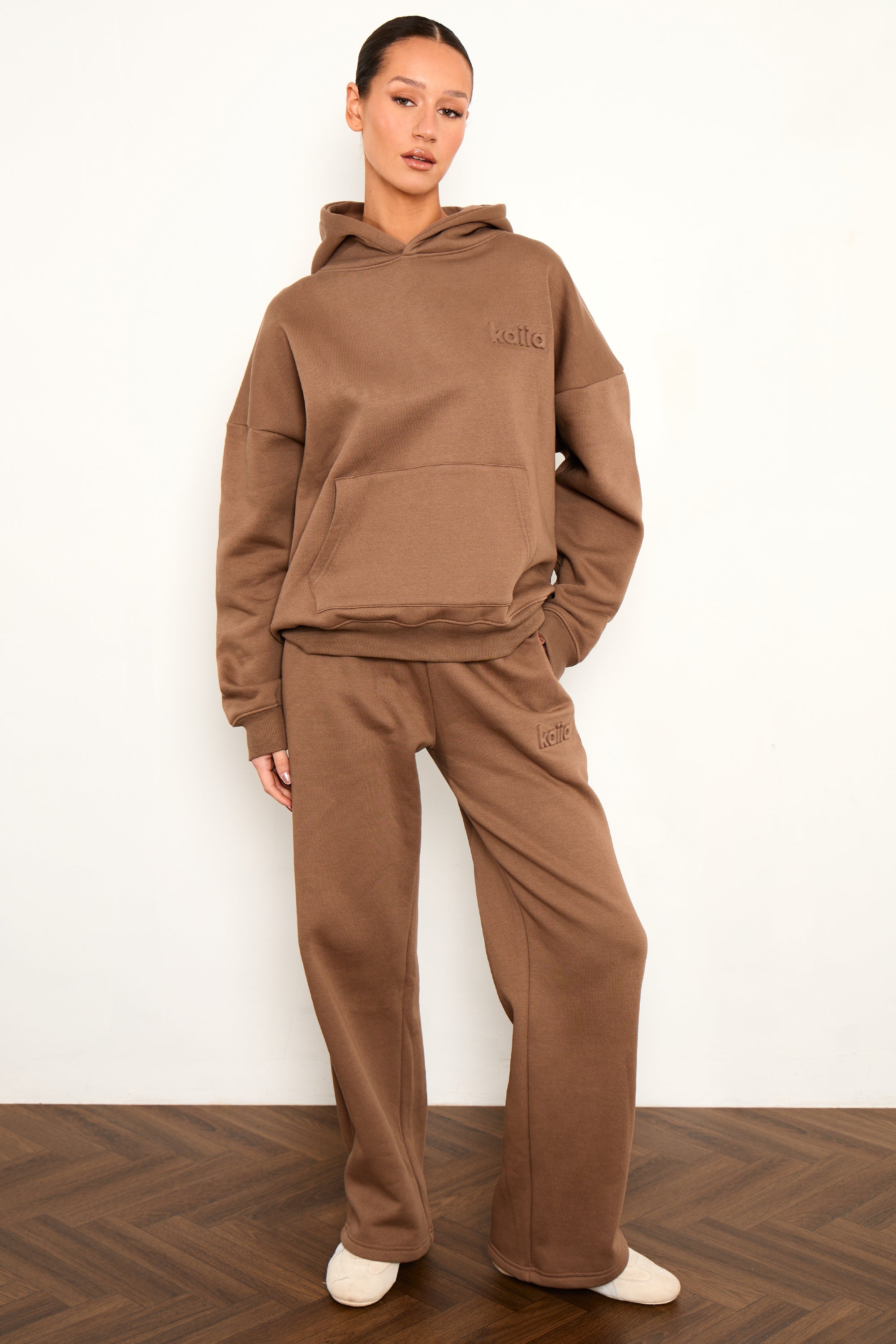 Kaiia Studio Embossed Wide Leg Joggers Caramel Kaiia Studio Embossed Wide Leg Joggers Caramel