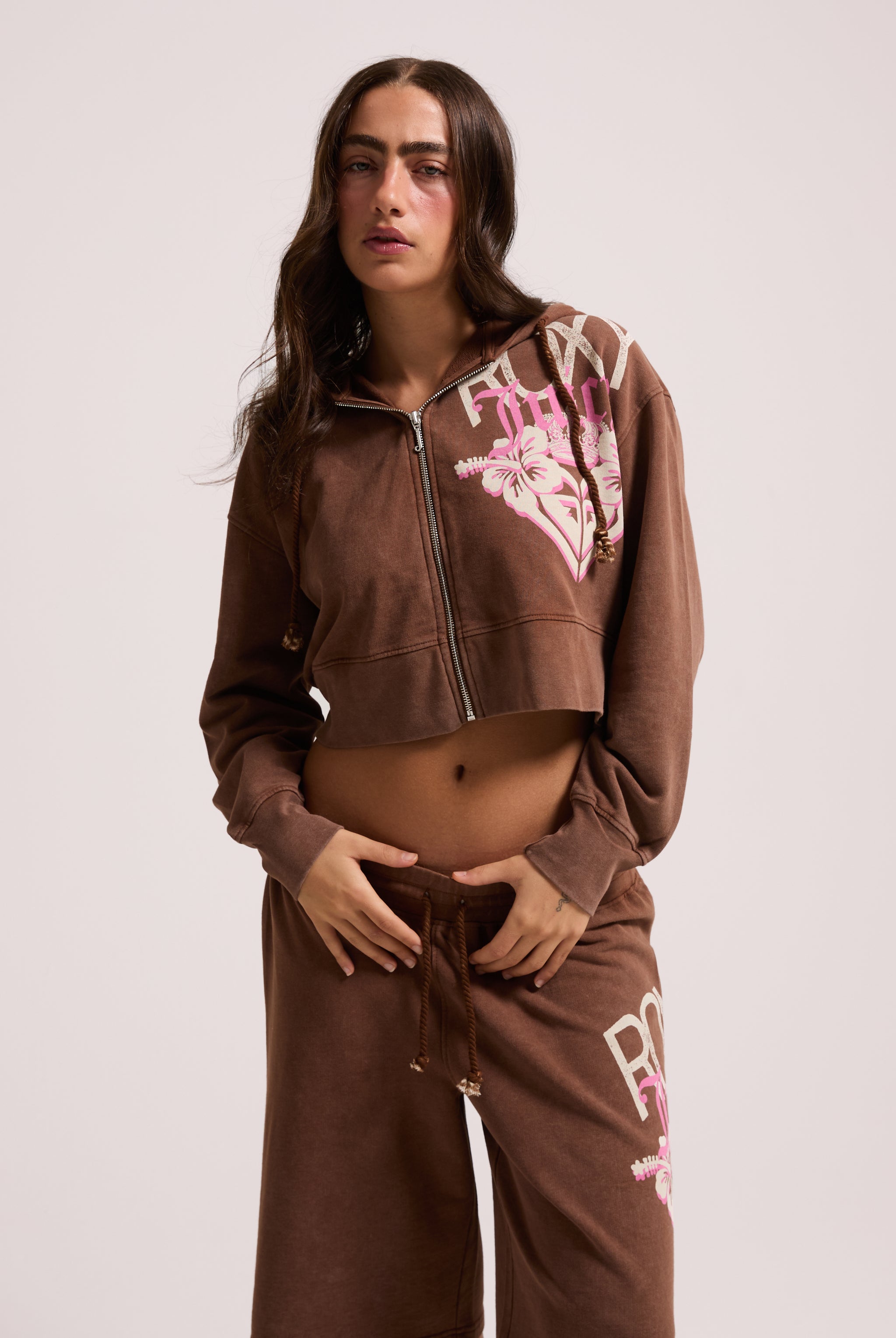 TIRAMISU ROXY x JUICY COUTURE BOXY HOODIE – XXX Brown