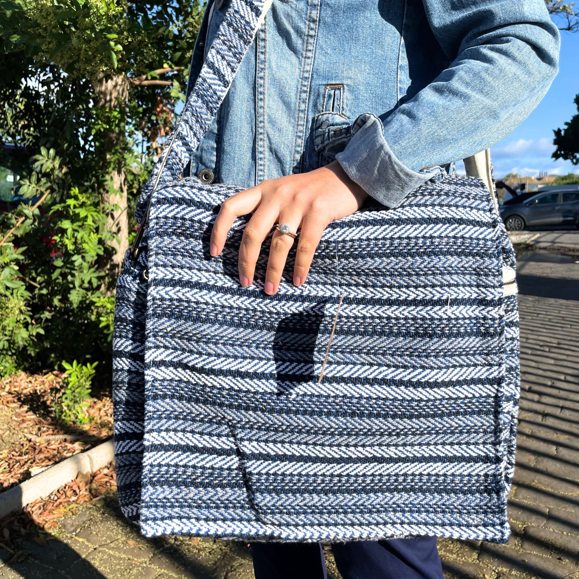 Laptop Bag Blue Strips Soft Banjar