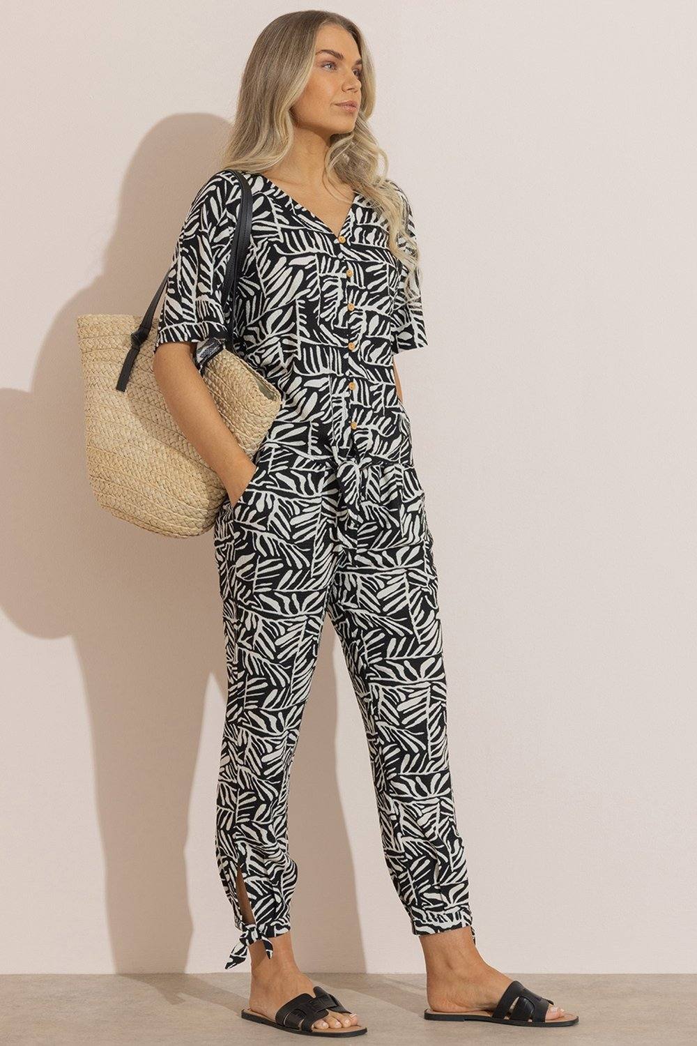 Klass. Printed Tie Hem Cropped Trousers In Black