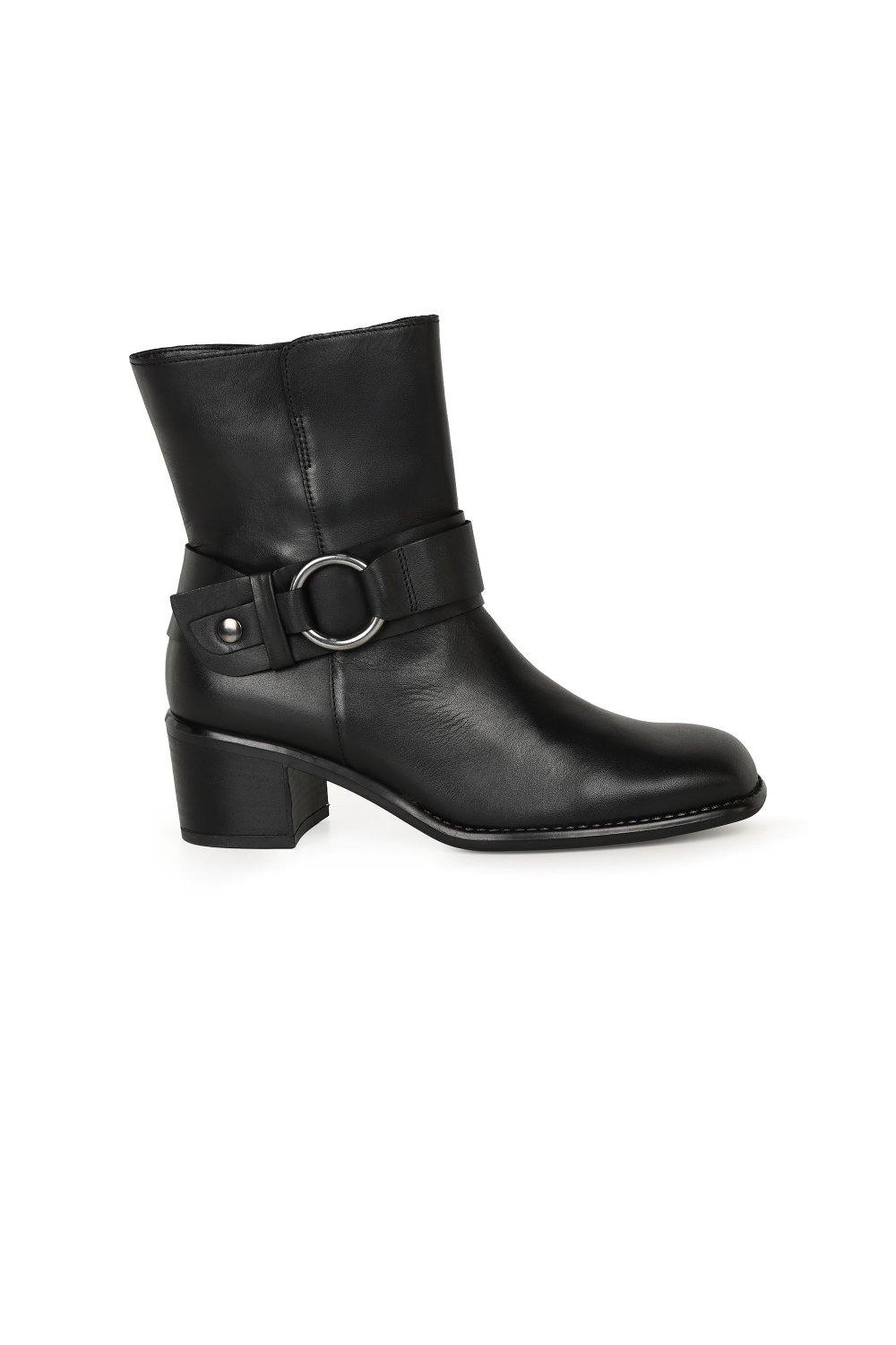 Gabor ‘easel’ Low Heeled Ankle Boots In Black