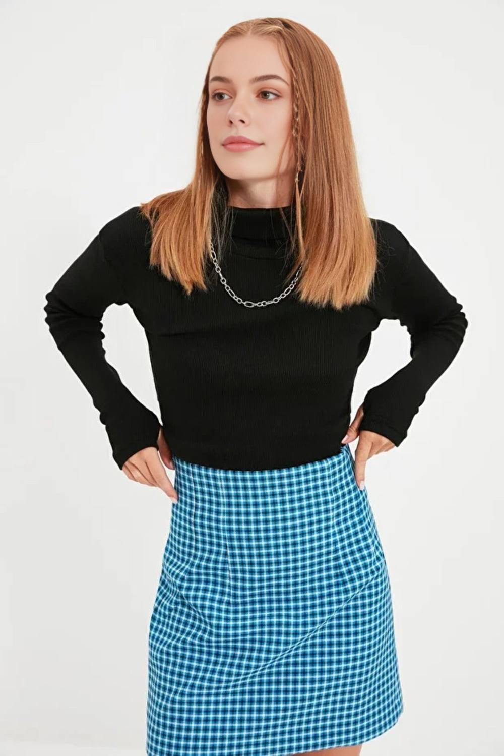 Wovcor Fitted Turtleneck Knit Blouse With Finger Detail In Black