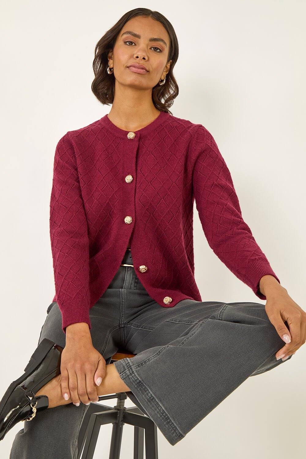 Roman Cable Knit Buttoned Cardigan In Burgundy