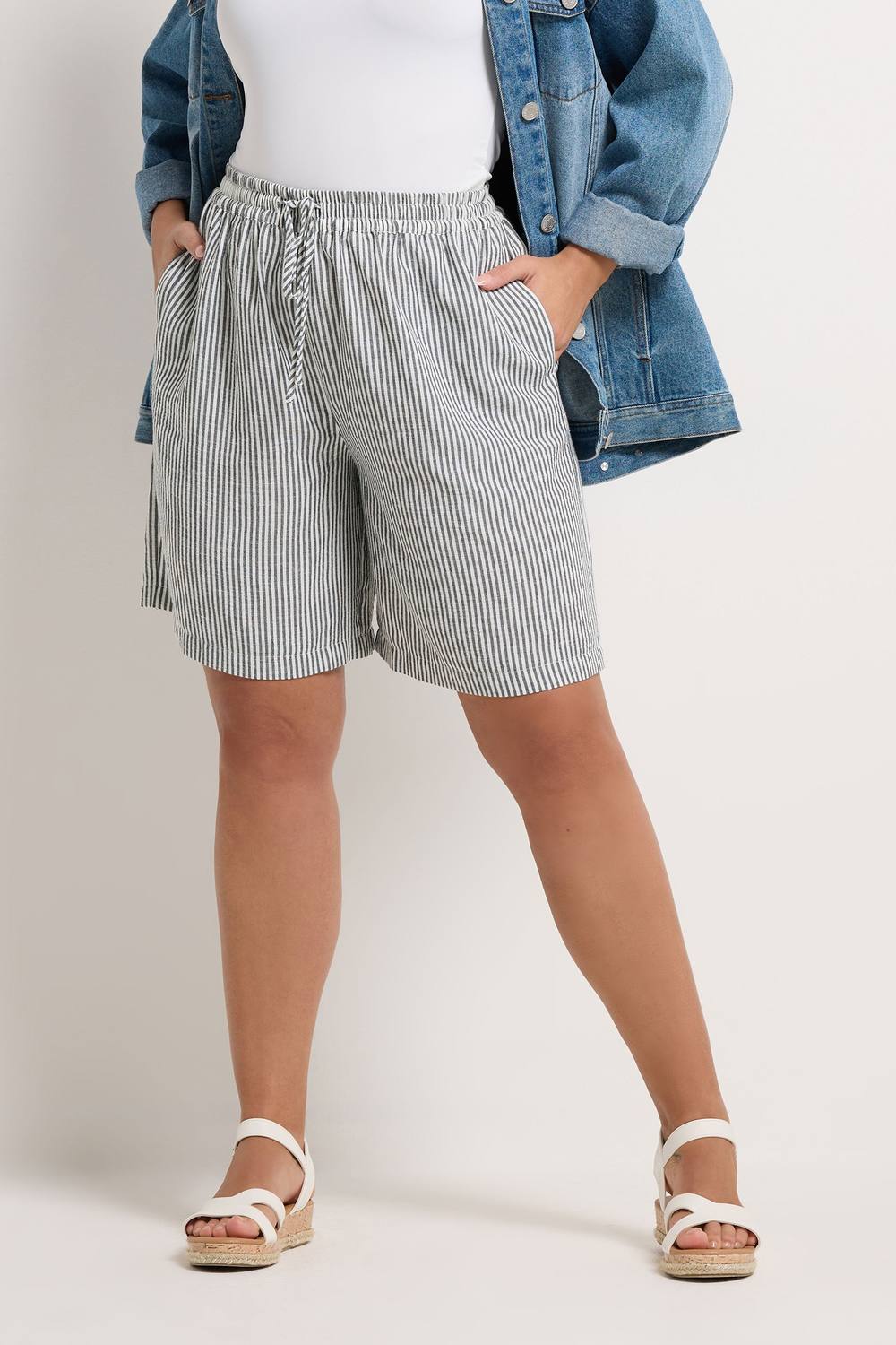 Yours Stripe Linen Look Shorts In Light Grey