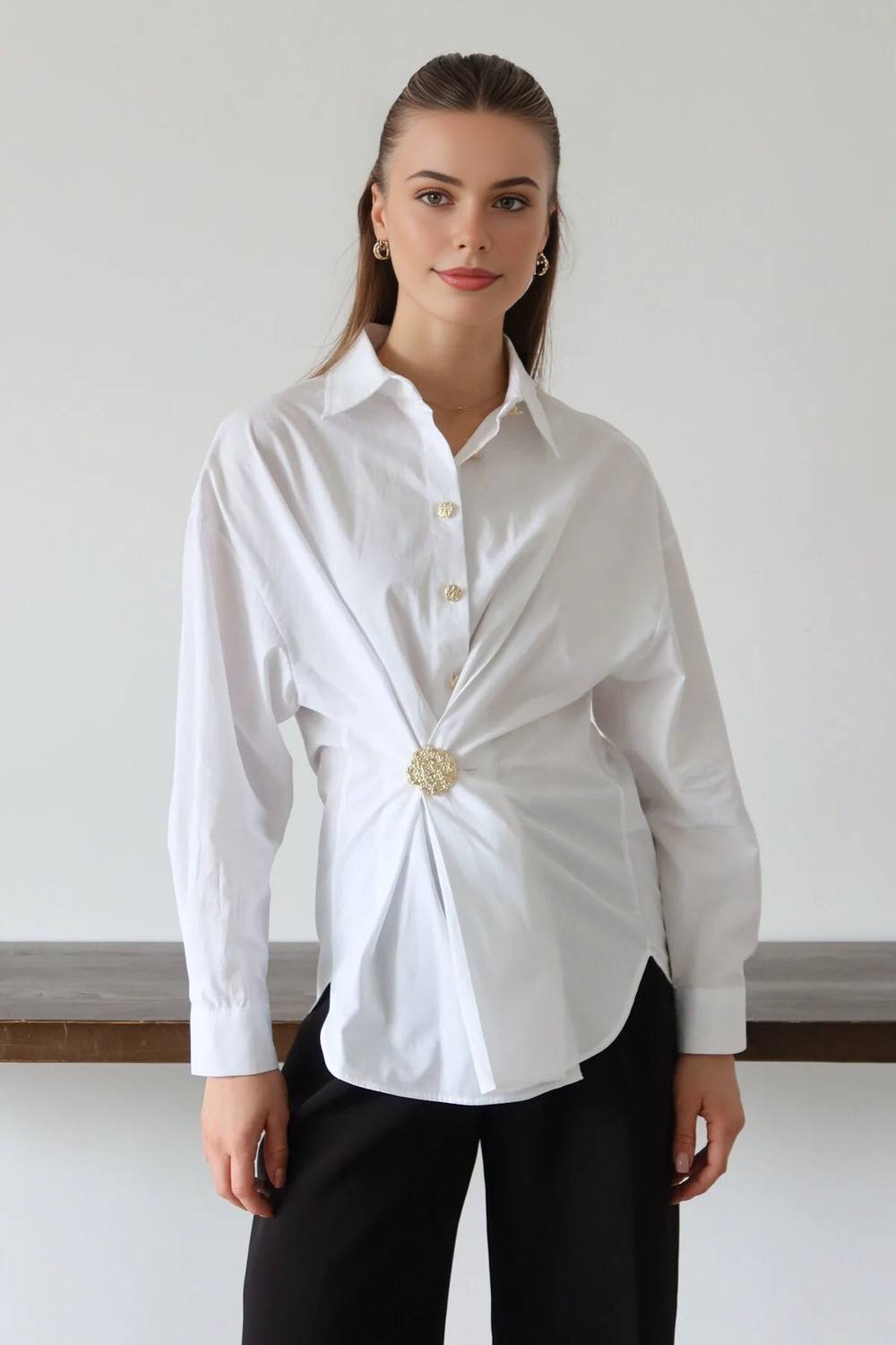 Wovcor Gold Hardware Ruched Collared Long Sleeve Poplin Shirt In White