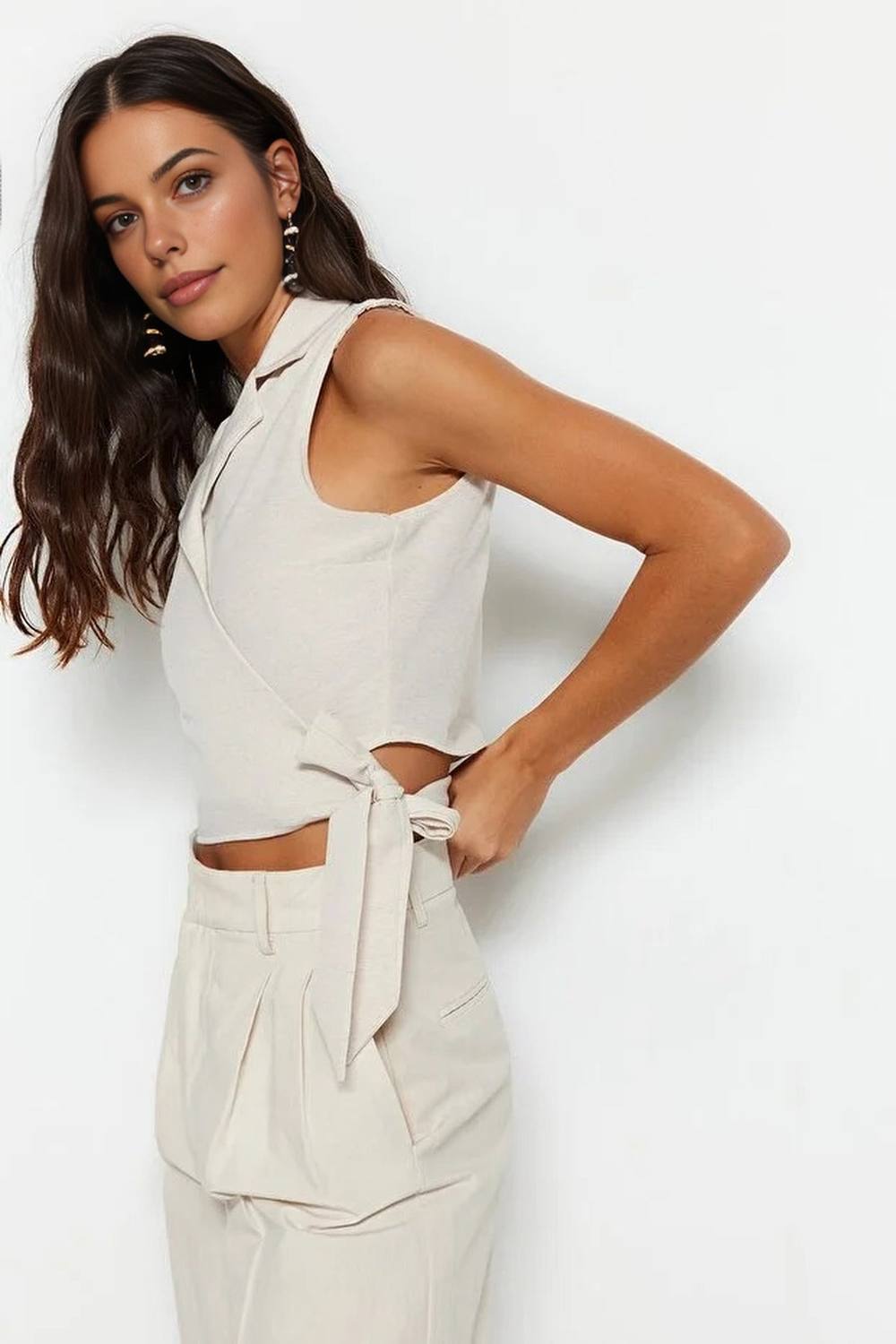 Wovcor Sleeveless Wrap Tie Side Tailored Cropped Top In Beige Wovcor Sleeveless Wrap Tie Side Tailored Cropped Top In Beige