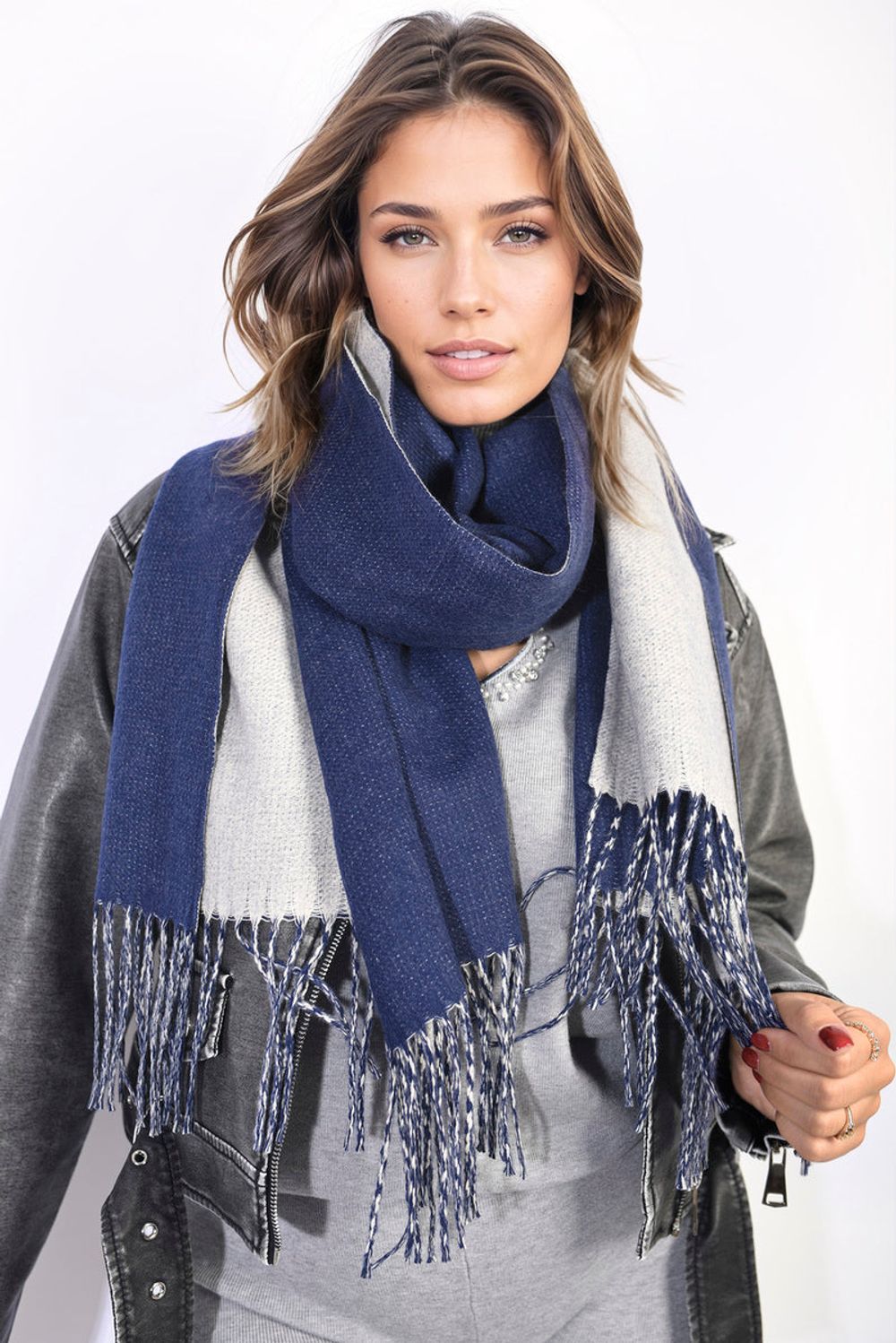 Cozy Winter Oversized Scarf with Tassel – SIZE Navy