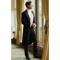 Piece White Tie, Dress Shirt, Waistcoat, Bow Tie & Shoes Piece White Tie, Dress Shirt, Waistcoat, Bow Tie & Shoes