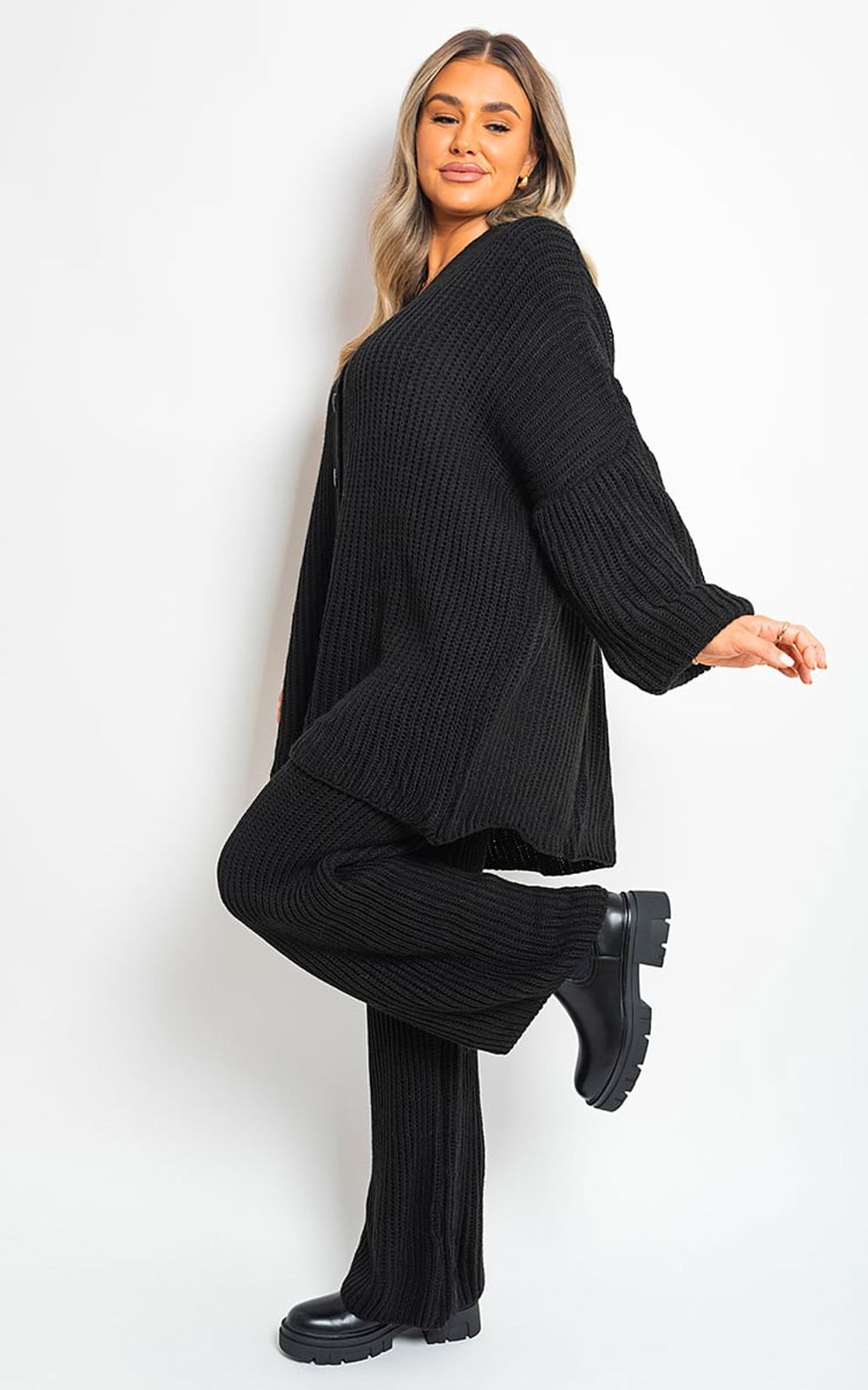 Chunky Knitted Button Up Cardigan Wide Leg Trousers Co-ord Set – ML Black Chunky Knitted Button Up Cardigan Wide Leg Trousers Co-ord Set – ML Black